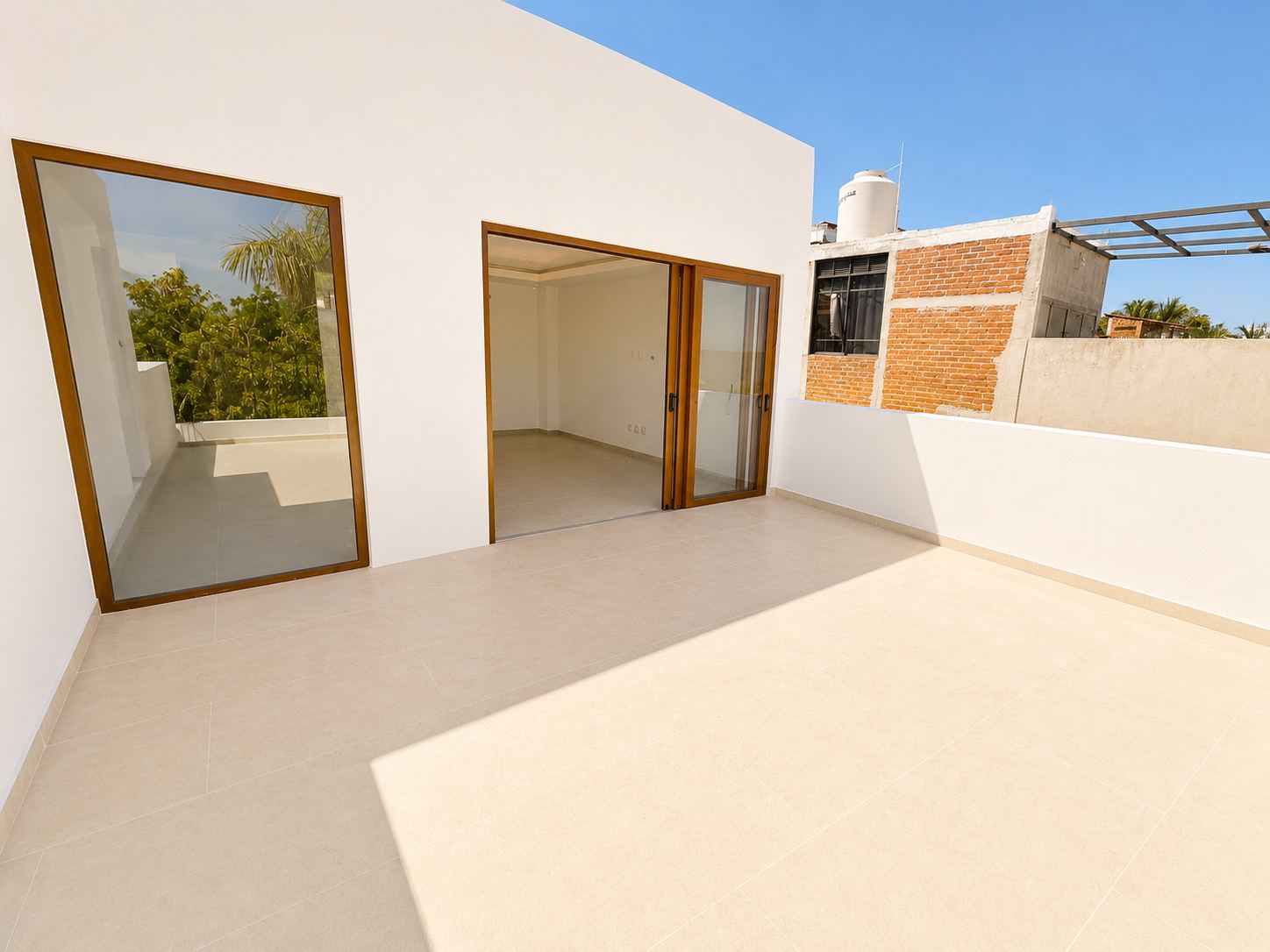 Penthouse 401 — interior